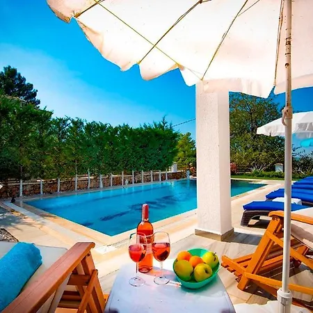Βίλα Unique C - 4 Bedroom Private In Quiet Area Of Ovacik *