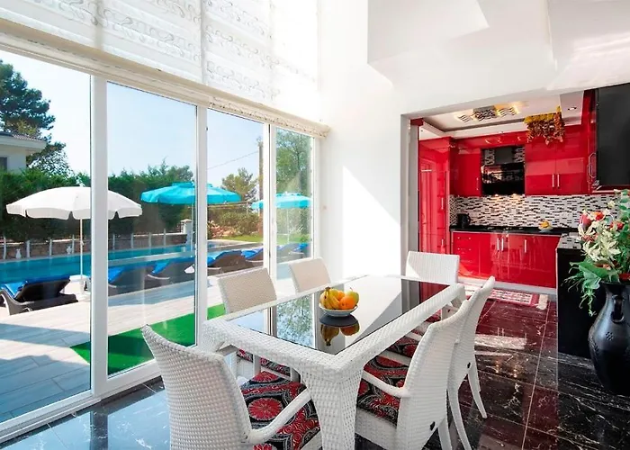 Unique C - 4 Bedroom Private In Quiet Area Of Ovacik *